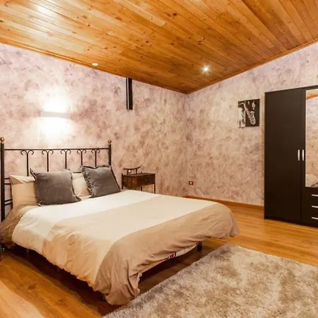 Village Apartment *